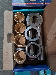 Шкворень 6520 полный сбор (шкворень,втулки,подшипник,шайбы) на одну ось