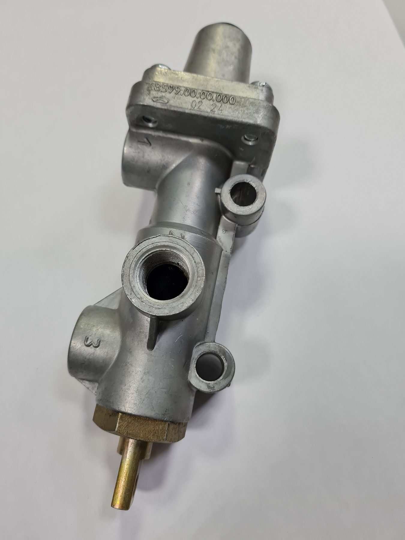 Кран управления давления в сборе (БЕЛОМО г. Минск)