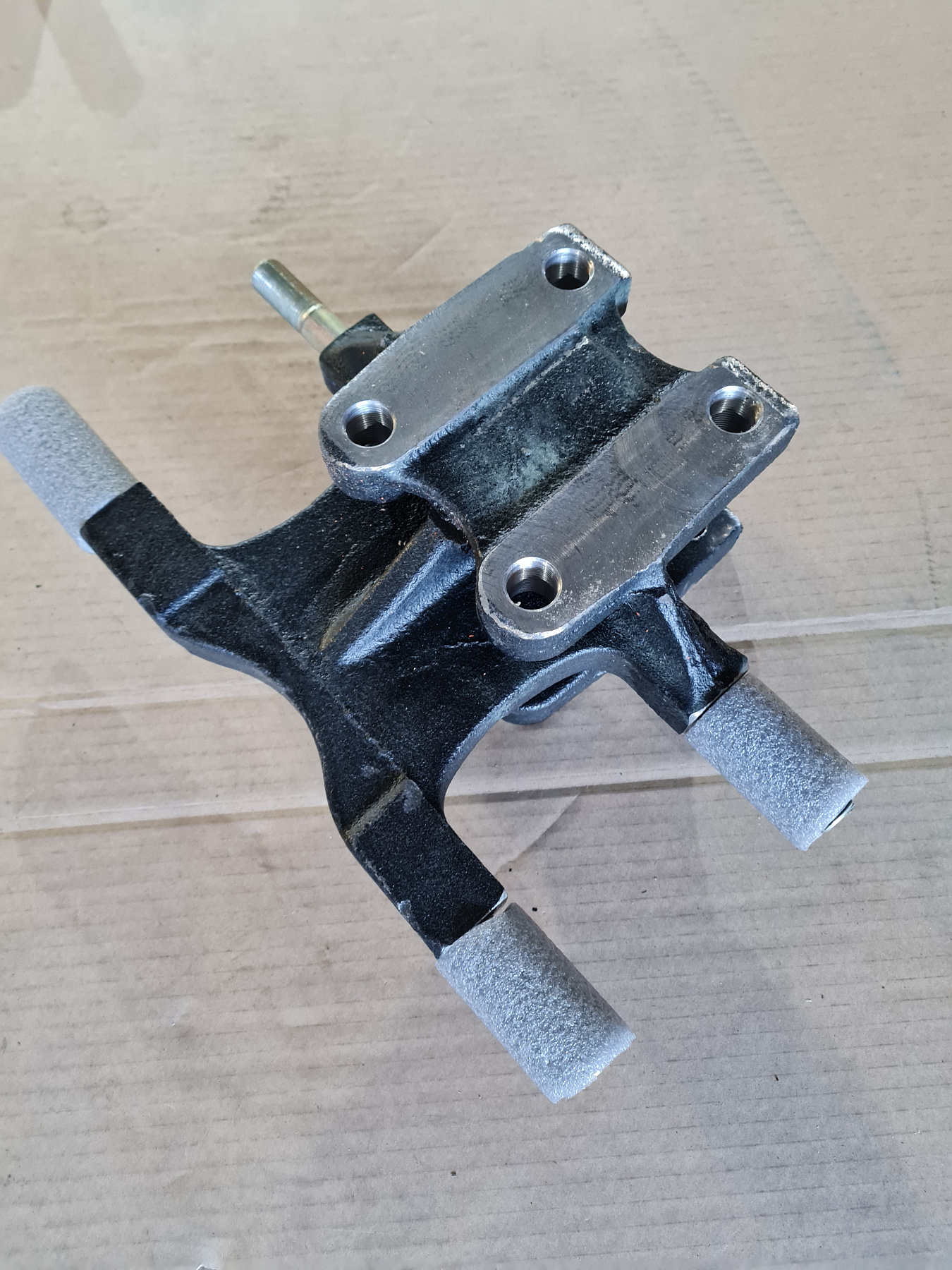 Кронштейн 090 реактивной штанги под 2-х опорную штангу (РОСТАР)